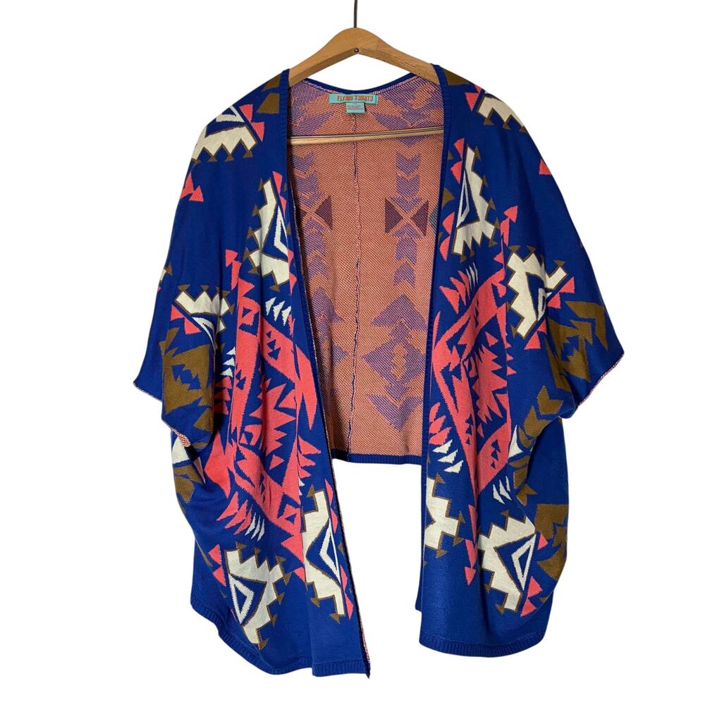 Flying tomato short sleeve poncho cardigan. southwestern, aztec. Size S/M.